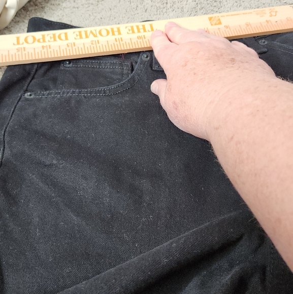 Women's Highest Rise Straight Ankle Black Jeans - Universal Thread - Size 8 - Picture 9 of 12